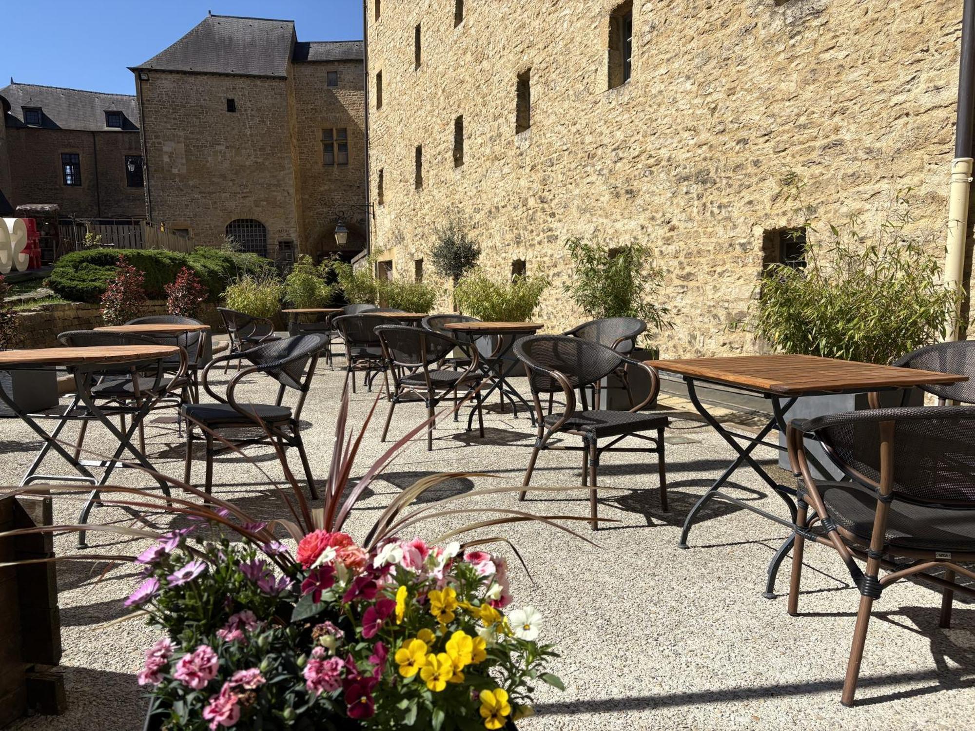Hotel Le Chateau Fort De Седан Екстериор снимка